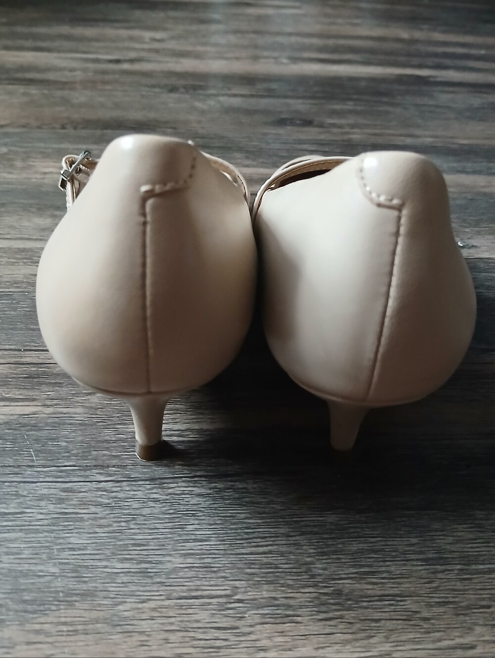 Vionic Cream Pointed Mary Jane Flats with Buckle Strap Size 7.5. - Picture 5 of 12